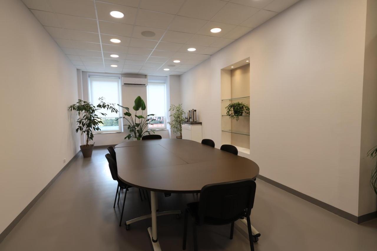 Loft 250M2 Avec Ecran Led Geant De 10M2 Aparthotel Marsilia Exterior foto
